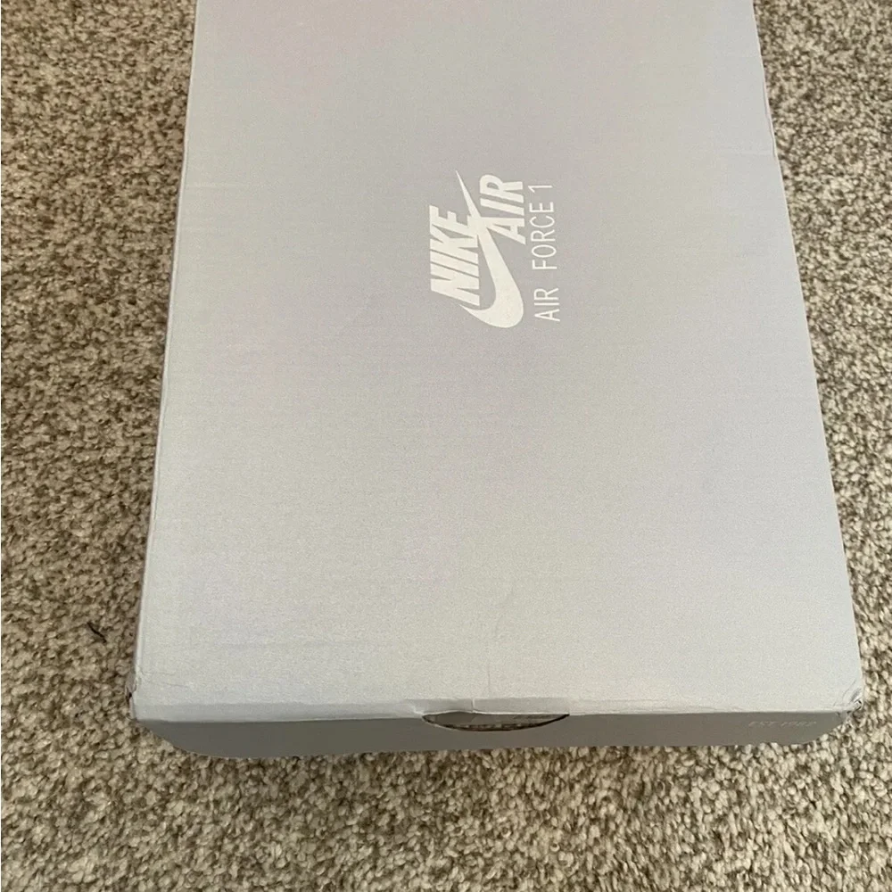 NEW IN BOX WOMEN’S AIR FORCE 1 - Picture 8 of 10